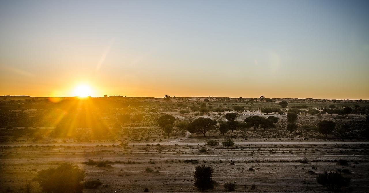 Kgalagadi Lodge Askham Bagian luar foto