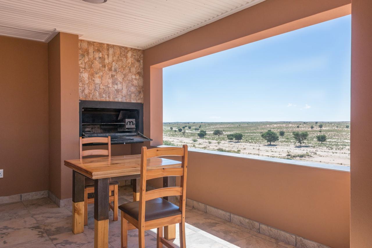 Kgalagadi Lodge Askham Bagian luar foto