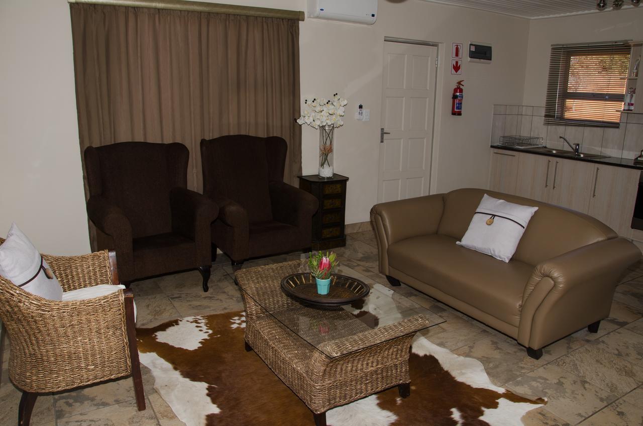 Kgalagadi Lodge Askham Bagian luar foto
