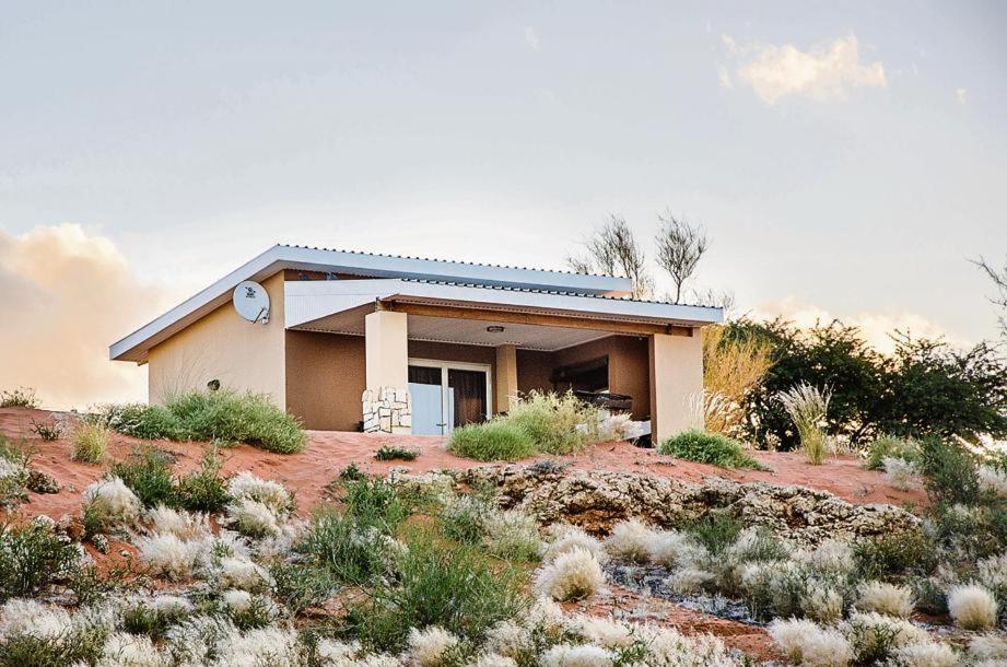Kgalagadi Lodge Askham Bagian luar foto