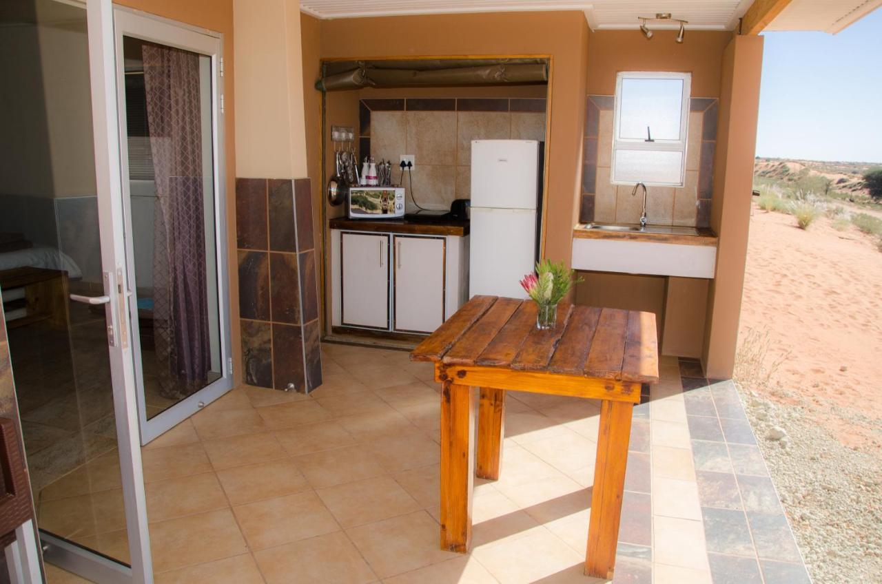 Kgalagadi Lodge Askham Bagian luar foto